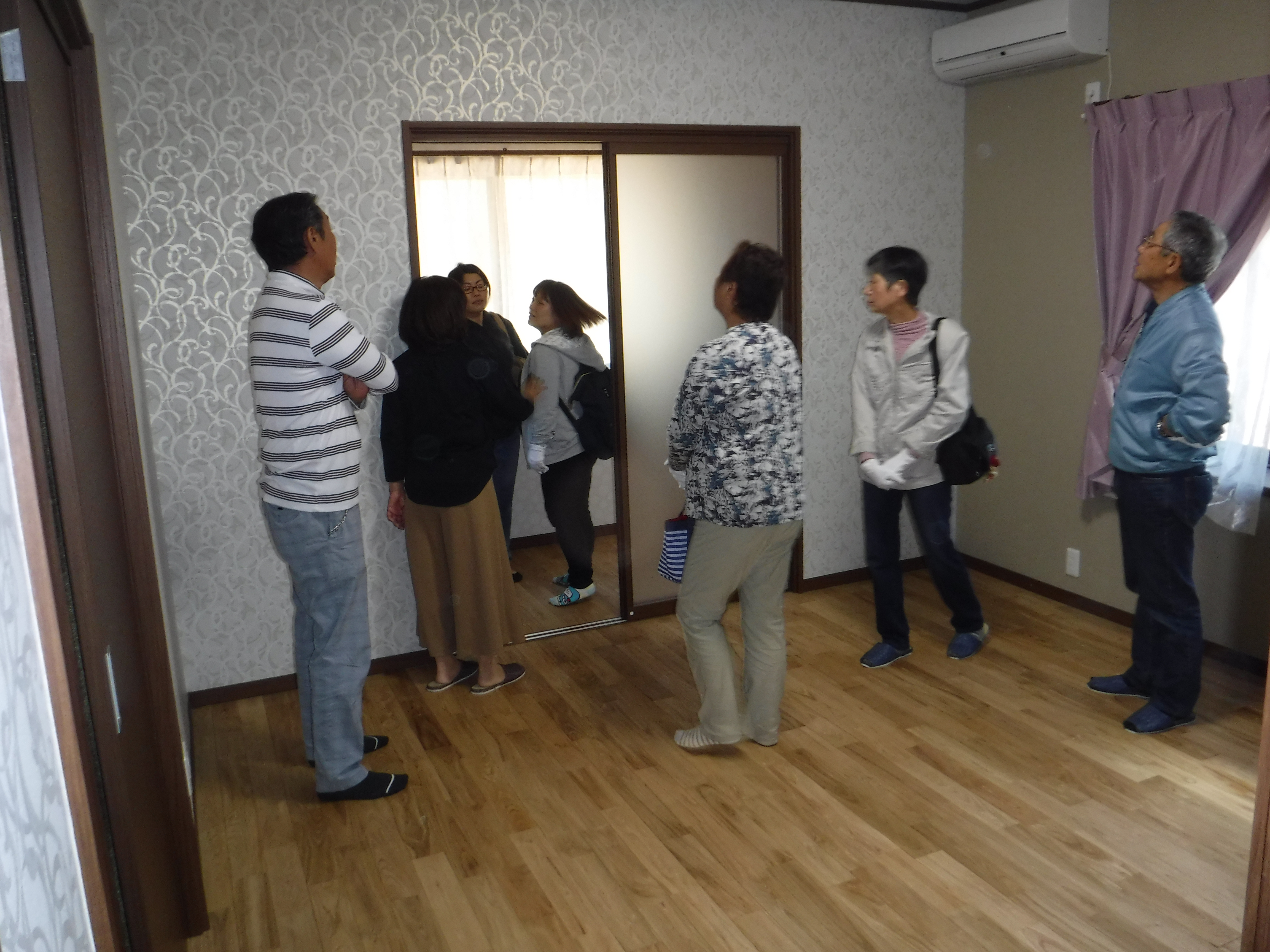 埼玉県杉戸町、加須市、久喜市、茨城県境町で、新築注文住宅が着工しました。<br />
ただいますべての現場公開中です。基礎、構造、耐震構造など、完成してからでは見ることができませんが、家づくりにとっては要の処です。<br />
場所等詳細につきましてはぜひ弊社までご連絡ください。<br />
フリーダイヤル0120-346-648 メールinfo@rokkasha.com<br />